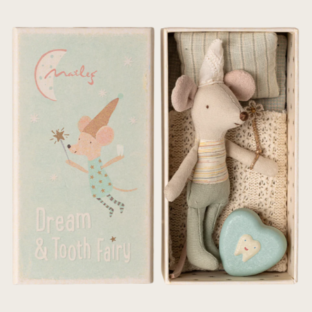 Hada Ratoncito Pérez hermano pequeño en caja de cerillas