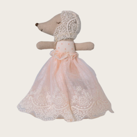 Ratón bebé con bata Empolvado